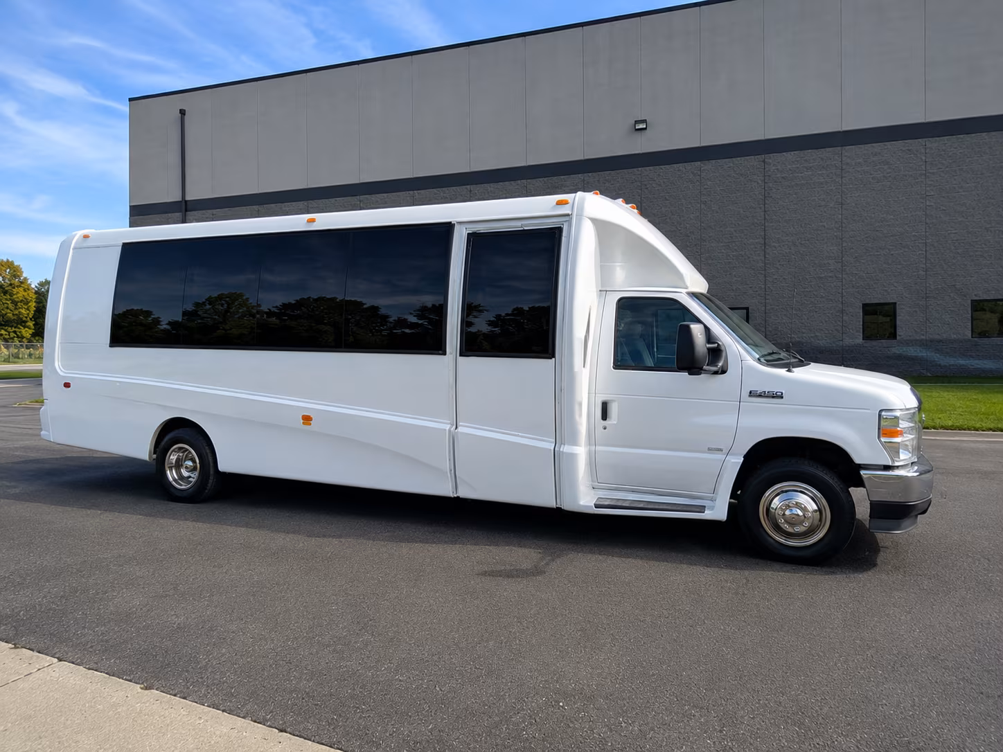 minibus rentals for wedding party transportation on your big day